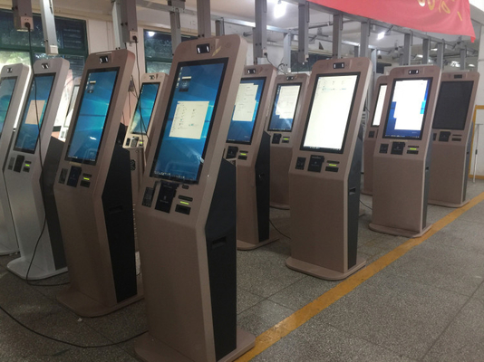 Macchina di pagamento di auto del chiosco di servizio di assistenza al cliente del FCC del ODM con l'erogatore della carta della stanza
