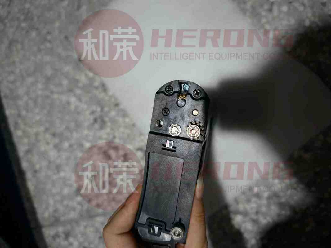 Nuovo dispositivo di bloccaggio E-Ring per erogazione di contanti ATM di alta qualità 4 × 9 × 0,6 adatto al carrello con morsetto Hyosung CDU